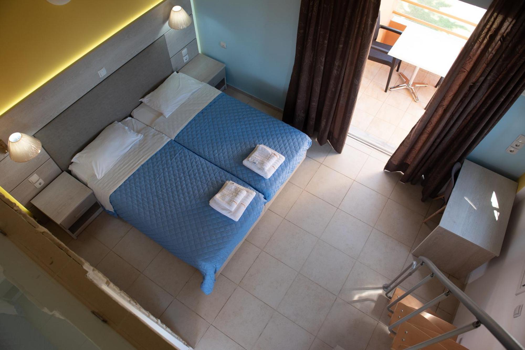 Irini Apartments And Studios Kávosz Kültér fotó