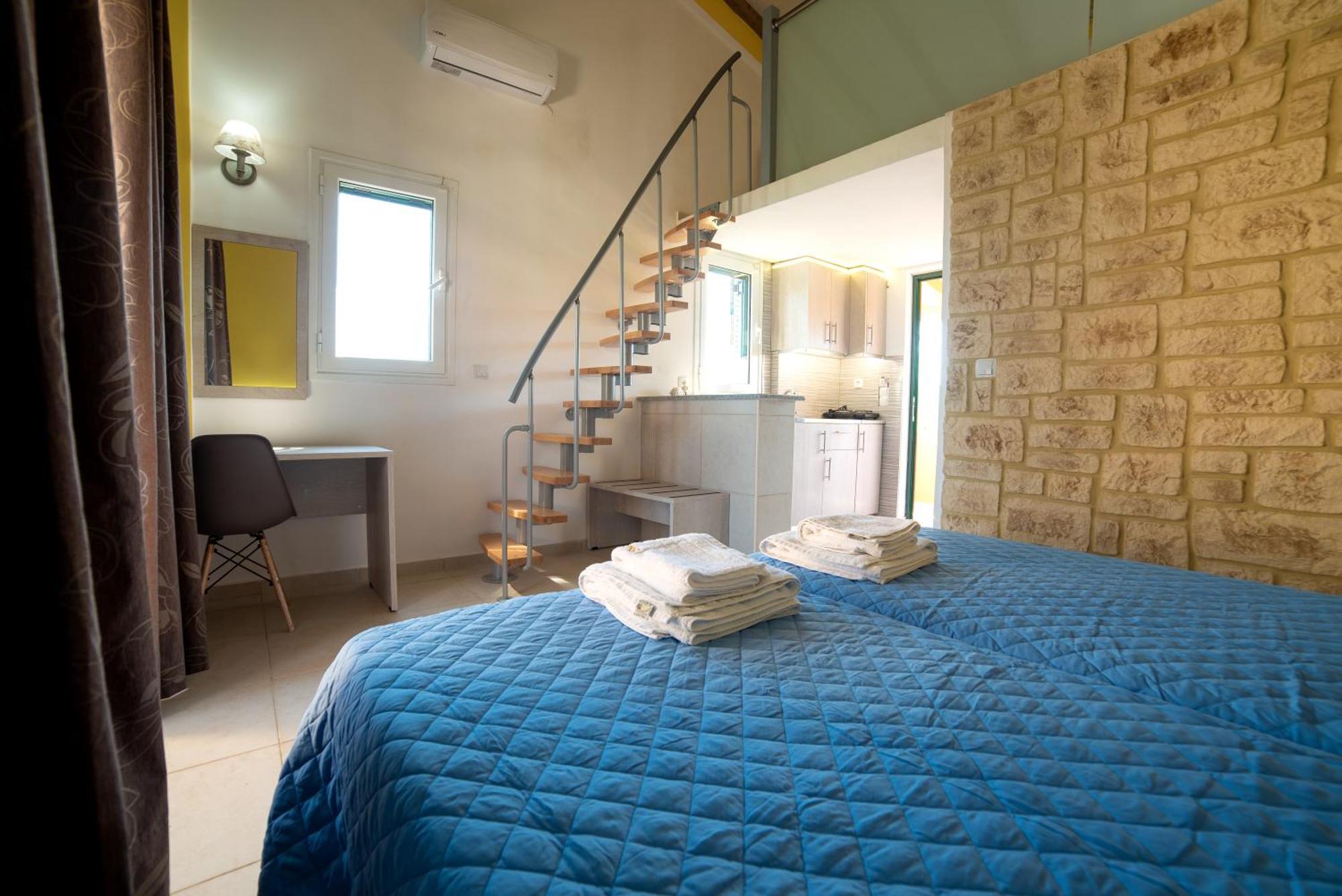 Irini Apartments And Studios Kávosz Kültér fotó